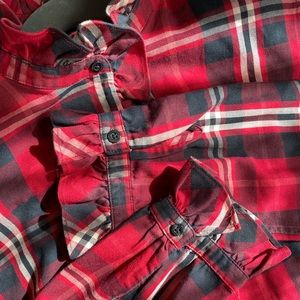 CHAPS long sleeve button up , ruffle collar, ruffle sleeves, VERY CUTE